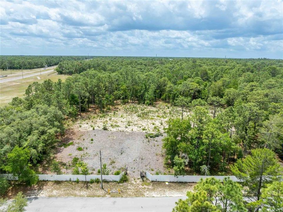 На продажу: $1,800,000 (4.60 acres)