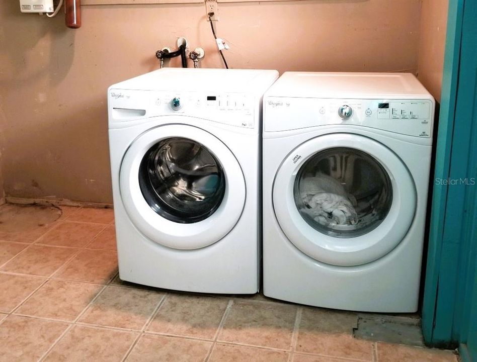 For Sale: $267,500 (2 beds, 1 baths, 1368 Square Feet)