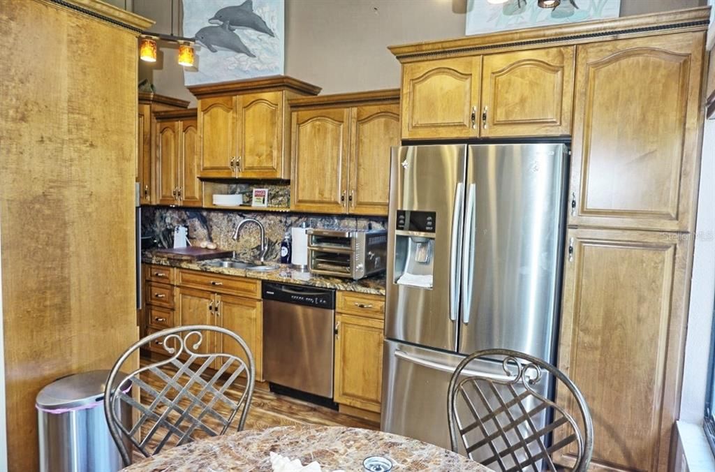For Sale: $267,500 (2 beds, 1 baths, 1368 Square Feet)