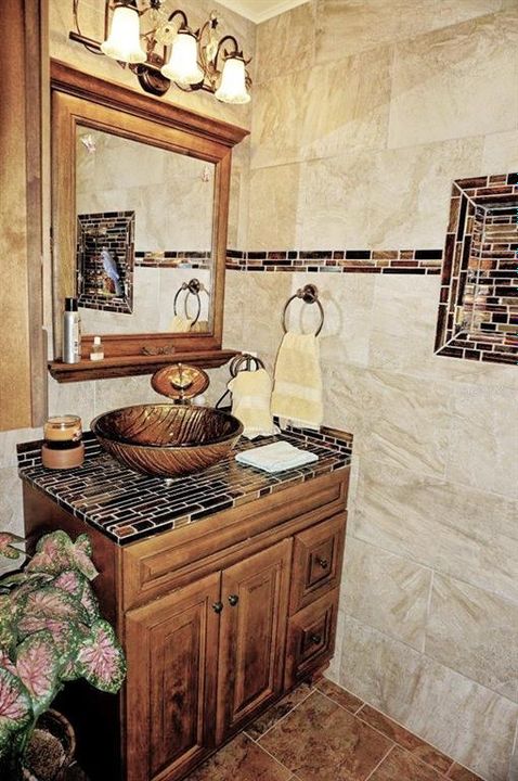For Sale: $267,500 (2 beds, 1 baths, 1368 Square Feet)