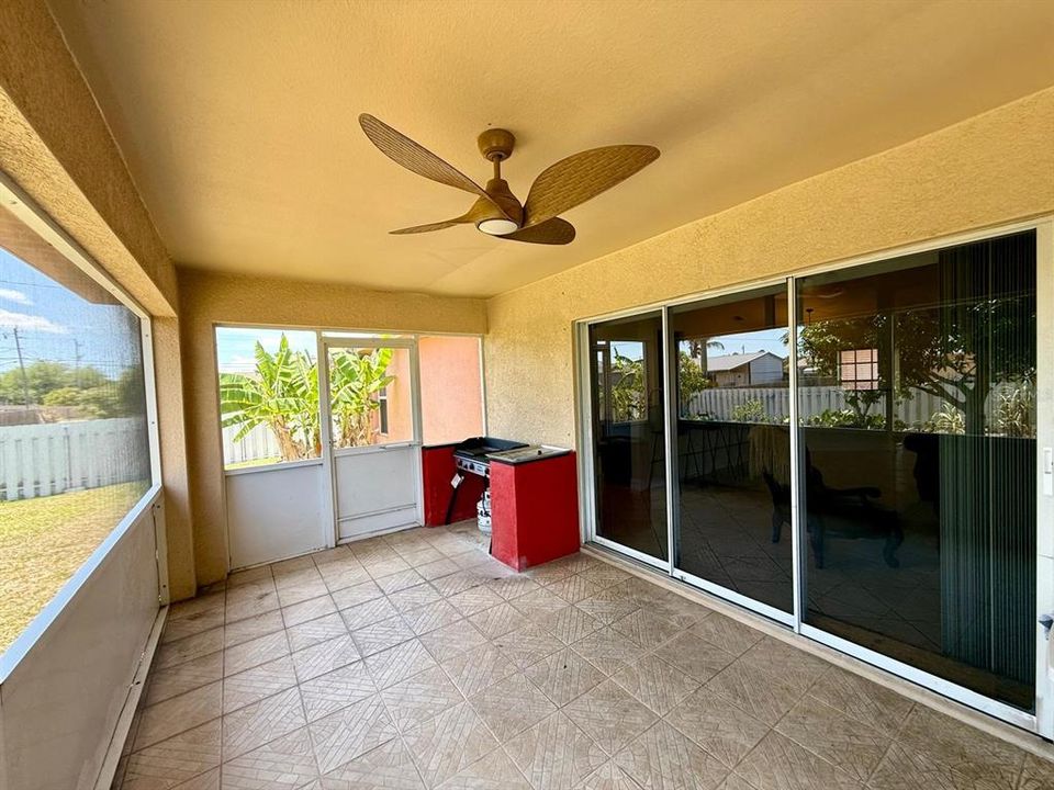 Activo con contrato: $298,900 (3 camas, 2 baños, 1676 Pies cuadrados)
