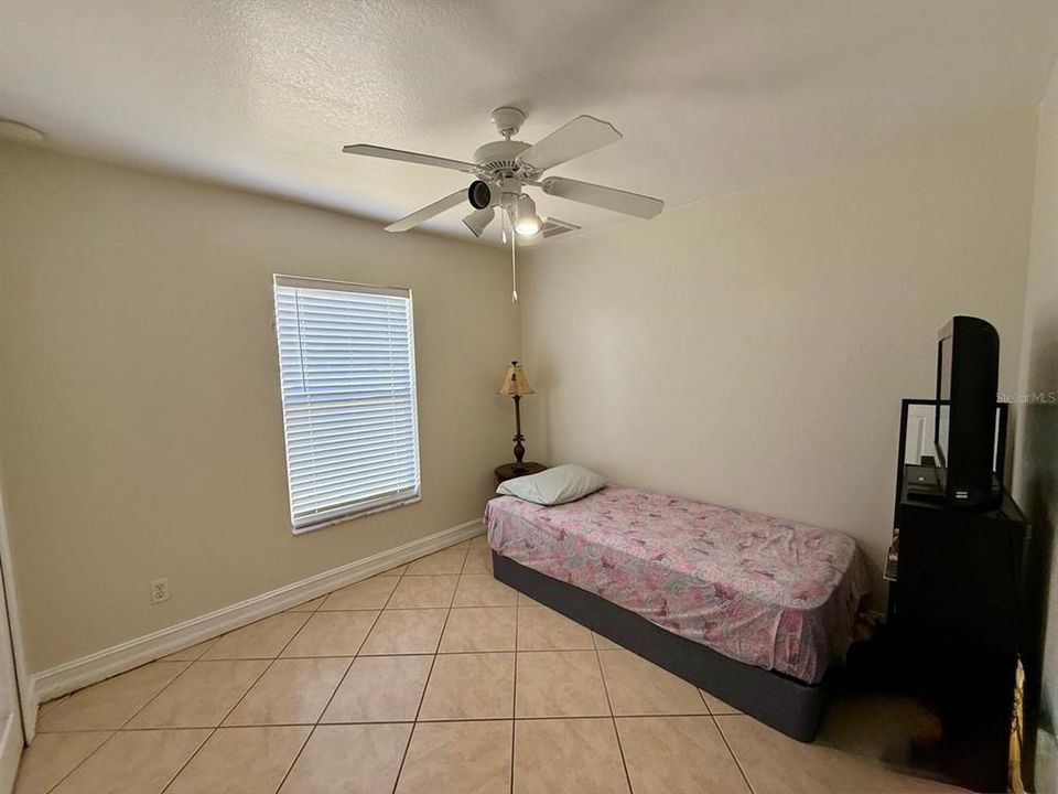 Activo con contrato: $298,900 (3 camas, 2 baños, 1676 Pies cuadrados)