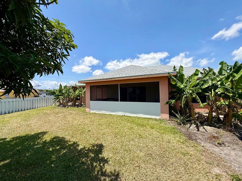 Activo con contrato: $298,900 (3 camas, 2 baños, 1676 Pies cuadrados)