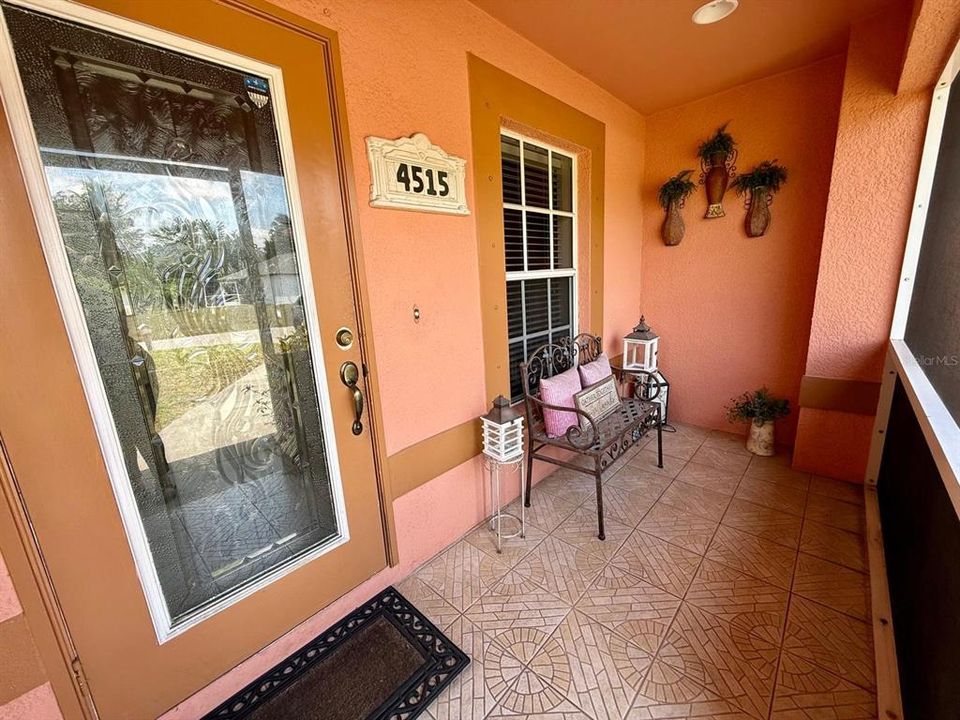 Activo con contrato: $298,900 (3 camas, 2 baños, 1676 Pies cuadrados)