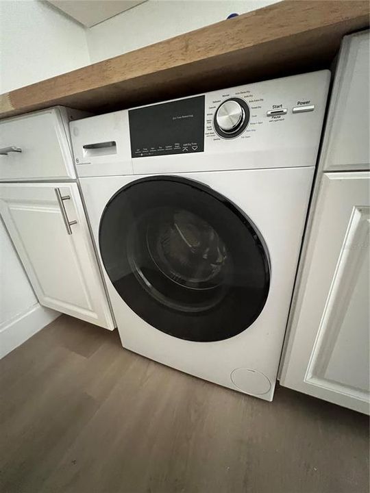Active With Contract: $242,000 (2 beds, 1 baths, 763 Square Feet)