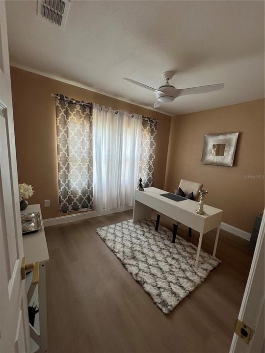 Active With Contract: $242,000 (2 beds, 1 baths, 763 Square Feet)