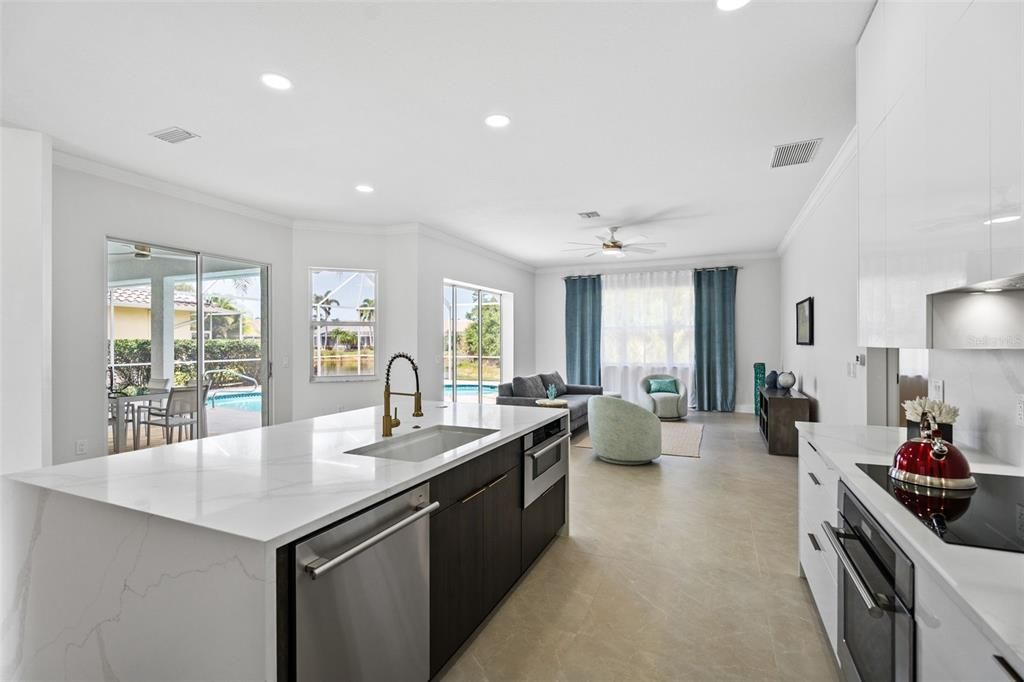 For Sale: $815,000 (3 beds, 2 baths, 2518 Square Feet)