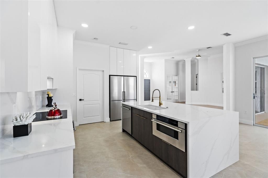 For Sale: $815,000 (3 beds, 2 baths, 2518 Square Feet)