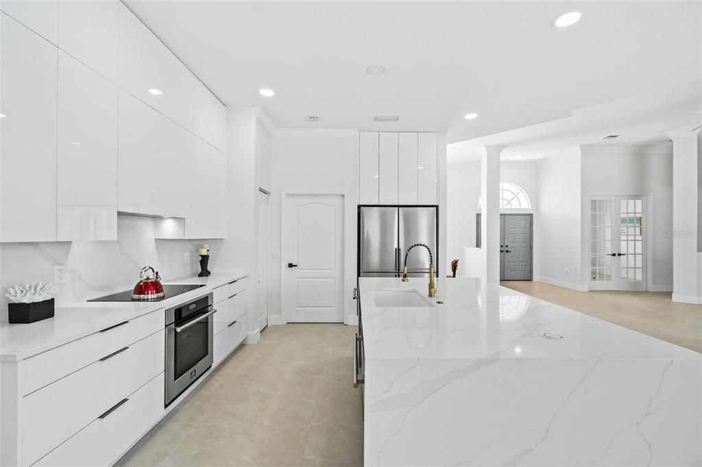 For Sale: $815,000 (3 beds, 2 baths, 2518 Square Feet)