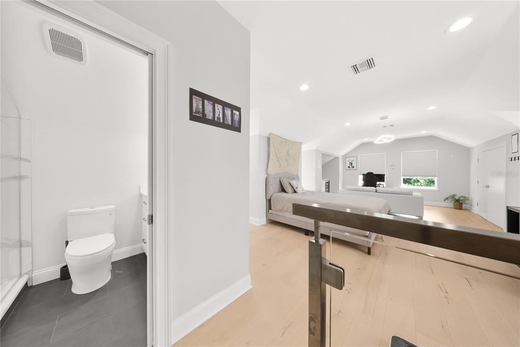 Activo con contrato: $3,350,000 (6 camas, 6 baños, 5283 Pies cuadrados)