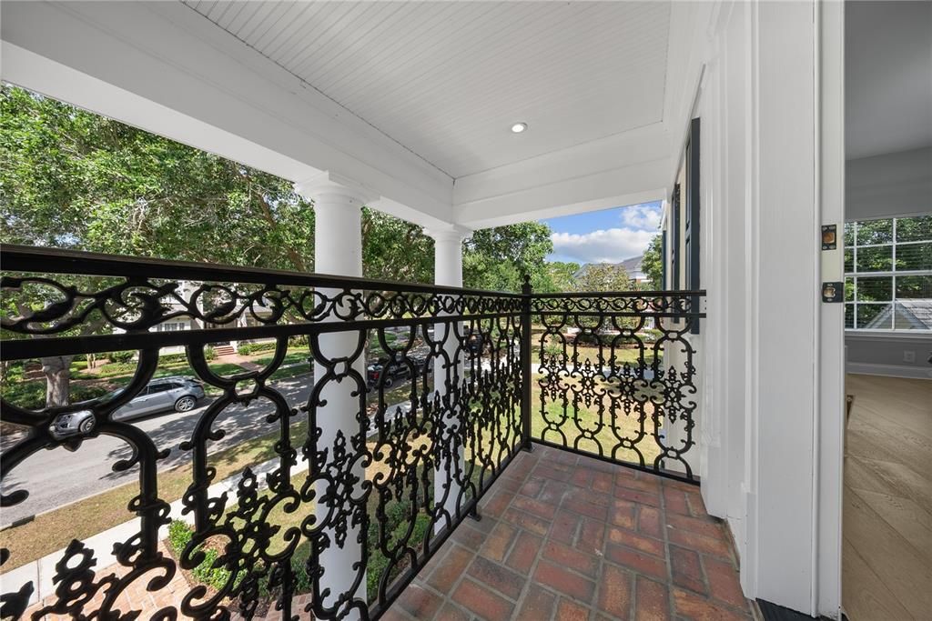 Activo con contrato: $3,350,000 (6 camas, 6 baños, 5283 Pies cuadrados)