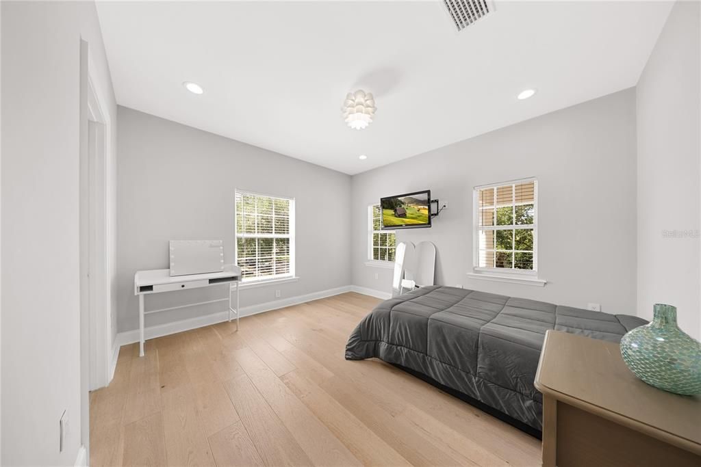 Activo con contrato: $3,350,000 (6 camas, 6 baños, 5283 Pies cuadrados)