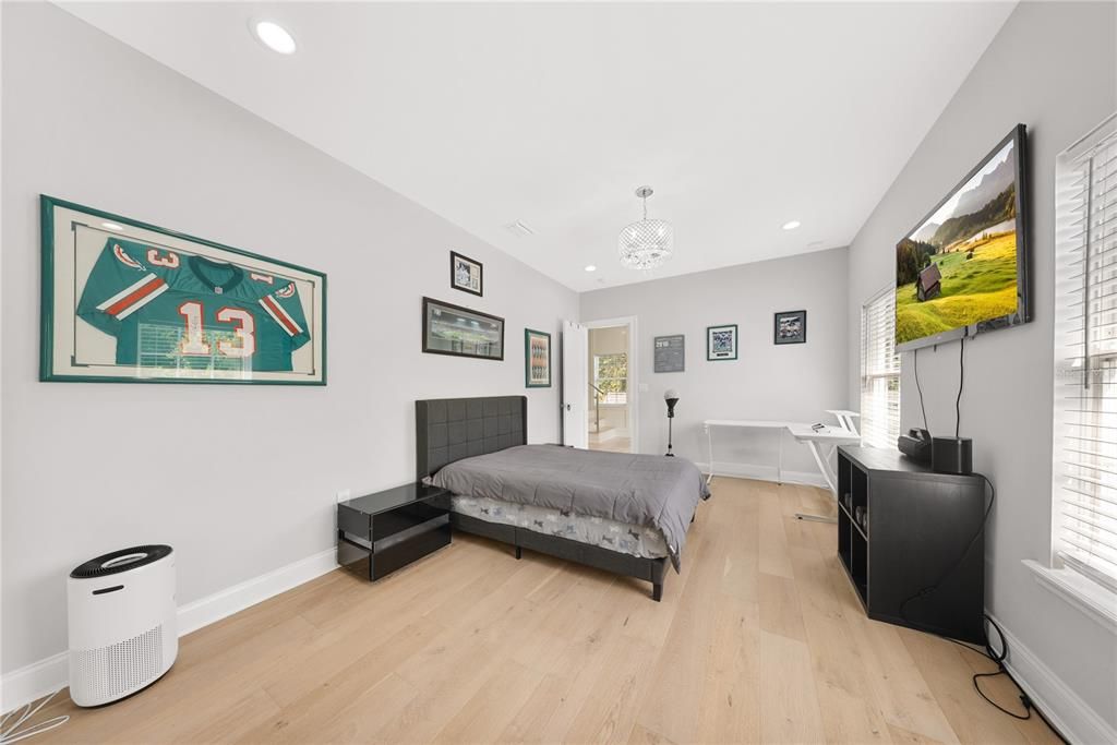 Activo con contrato: $3,350,000 (6 camas, 6 baños, 5283 Pies cuadrados)