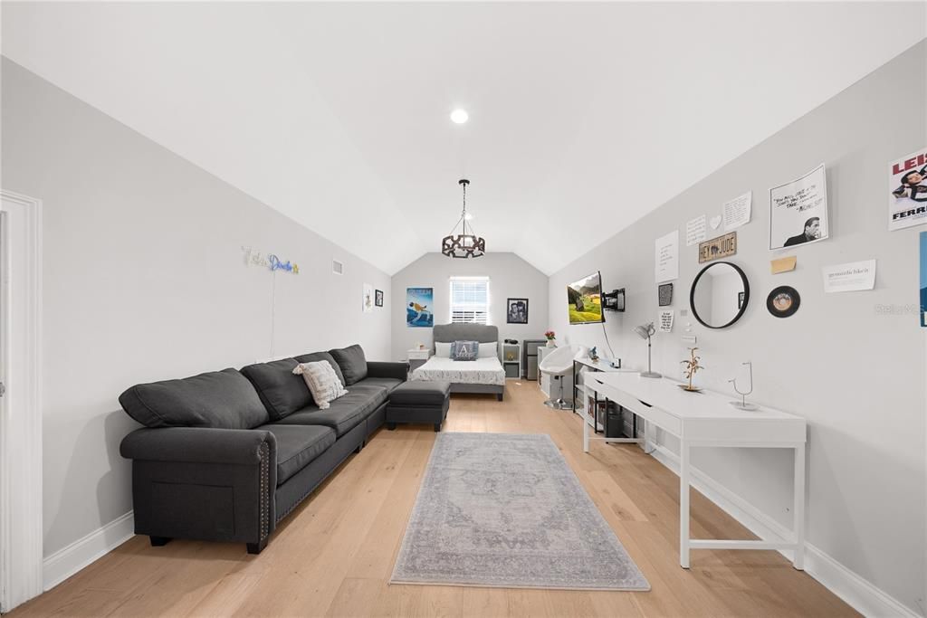 Activo con contrato: $3,350,000 (6 camas, 6 baños, 5283 Pies cuadrados)