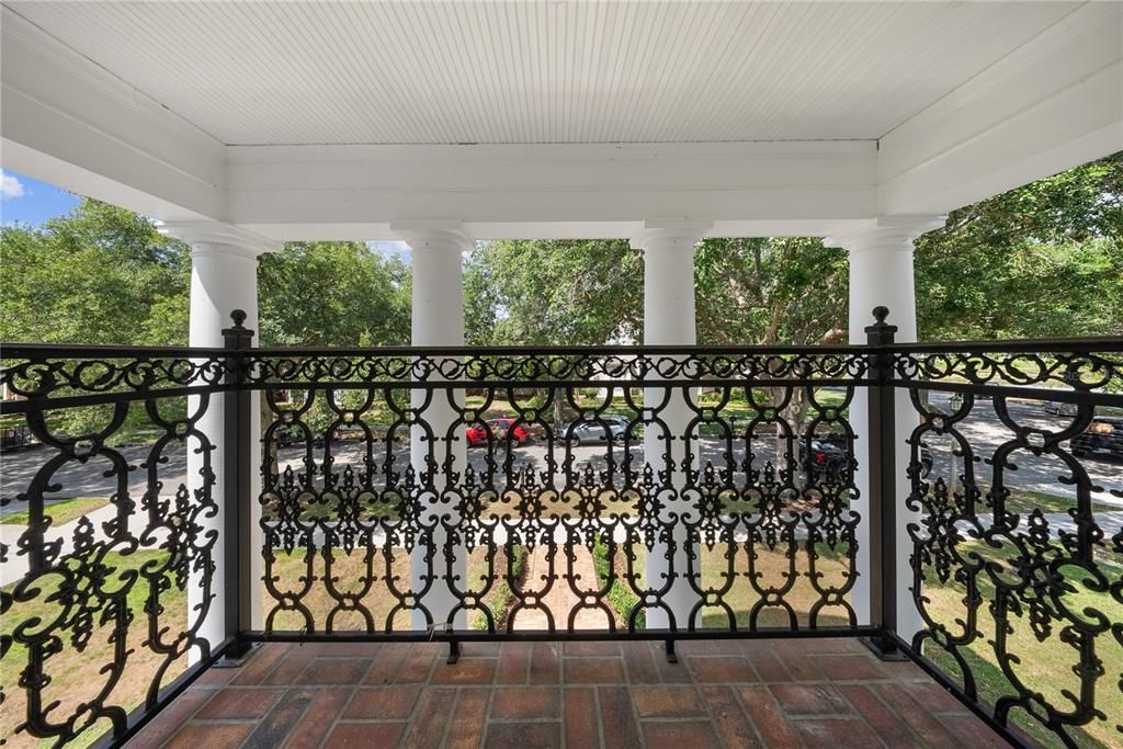 Activo con contrato: $3,350,000 (6 camas, 6 baños, 5283 Pies cuadrados)