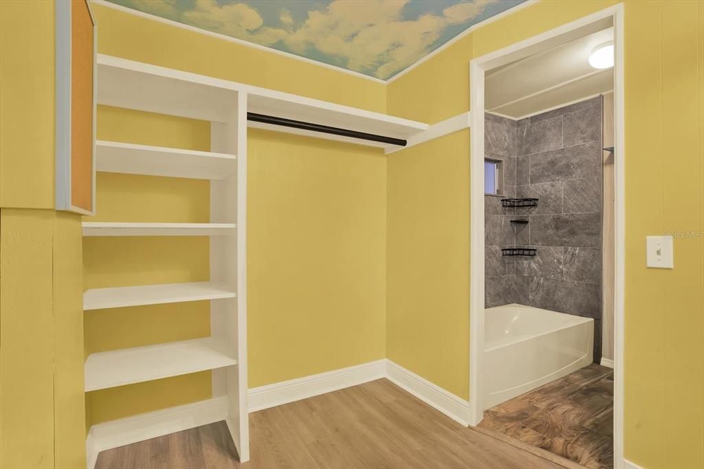 For Sale: $160,000 (2 beds, 2 baths, 960 Square Feet)