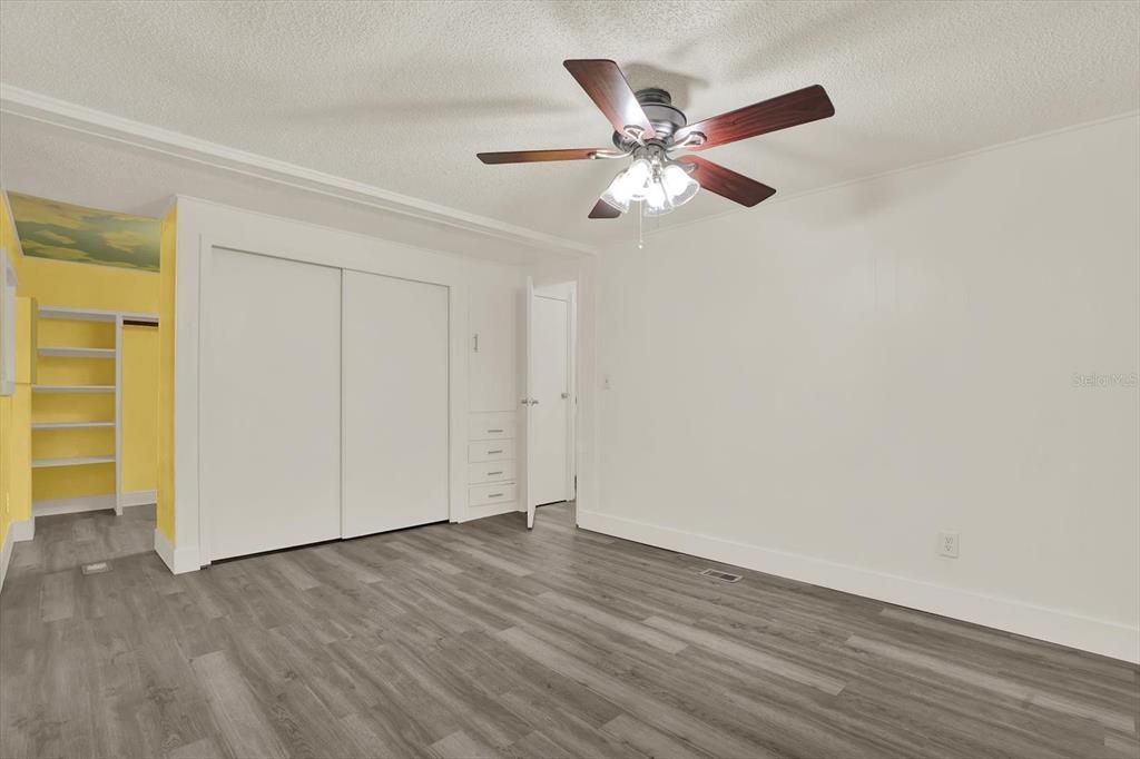 For Sale: $160,000 (2 beds, 2 baths, 960 Square Feet)