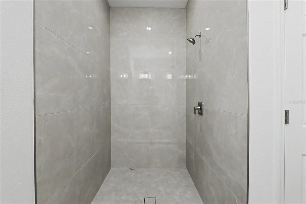 На продажу: $254,900 (3 спален, 2 ванн, 1427 Квадратных фут)