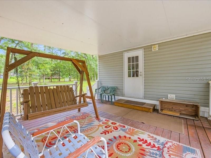 For Sale: $385,000 (2 beds, 2 baths, 1040 Square Feet)