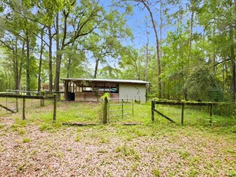 For Sale: $385,000 (2 beds, 2 baths, 1040 Square Feet)