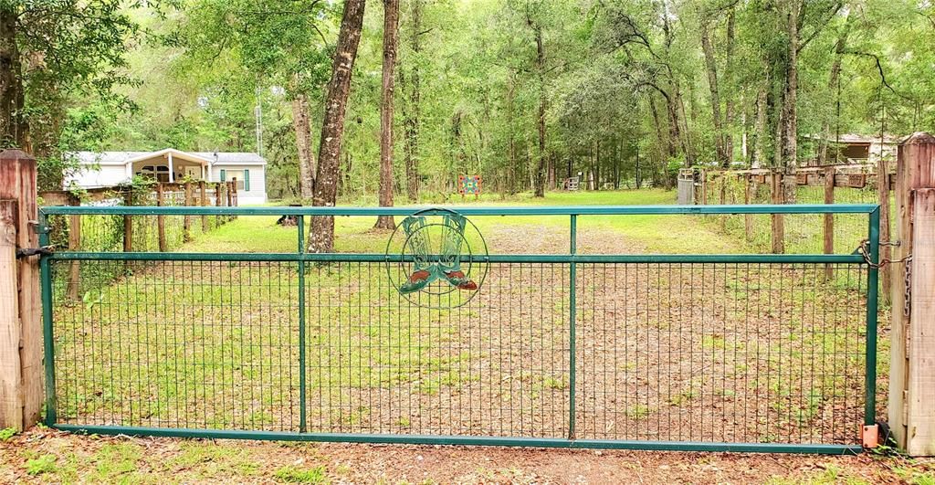 На продажу: $299,000 (2 спален, 2 ванн, 1040 Квадратных фут)
