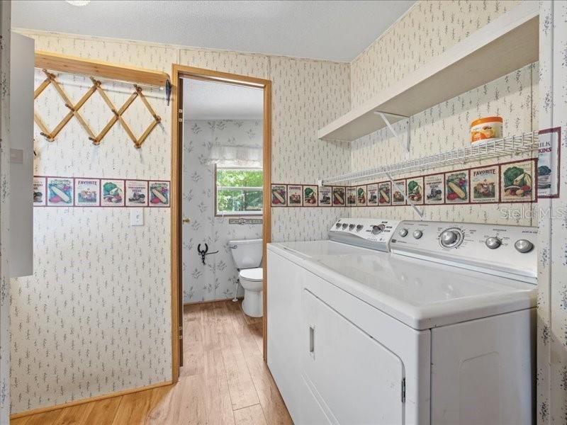 For Sale: $385,000 (2 beds, 2 baths, 1040 Square Feet)
