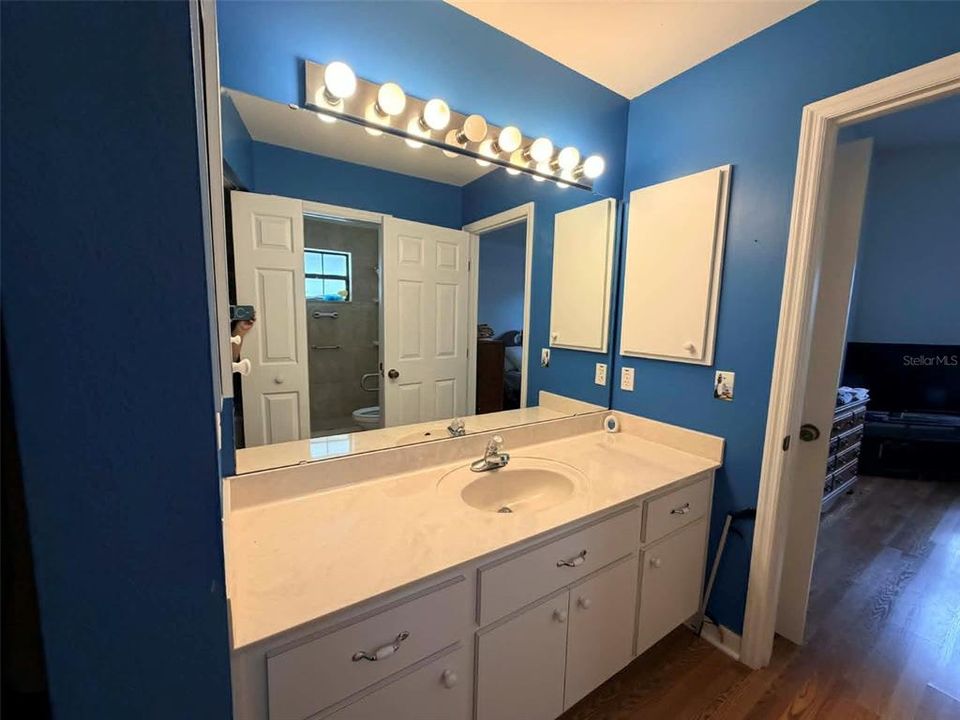 Activo con contrato: $215,900 (3 camas, 2 baños, 1329 Pies cuadrados)