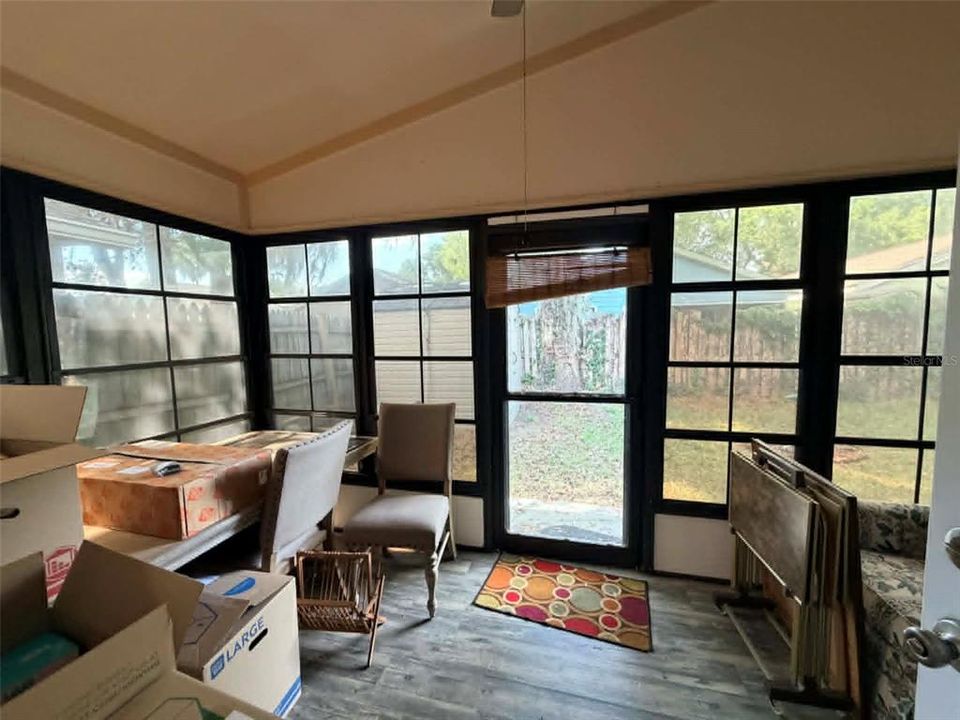 Activo con contrato: $215,900 (3 camas, 2 baños, 1329 Pies cuadrados)
