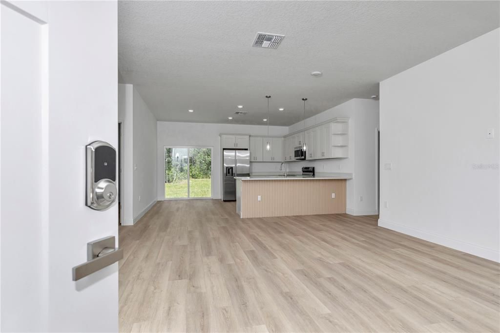 En Venta: $253,900 (3 camas, 2 baños, 1427 Pies cuadrados)