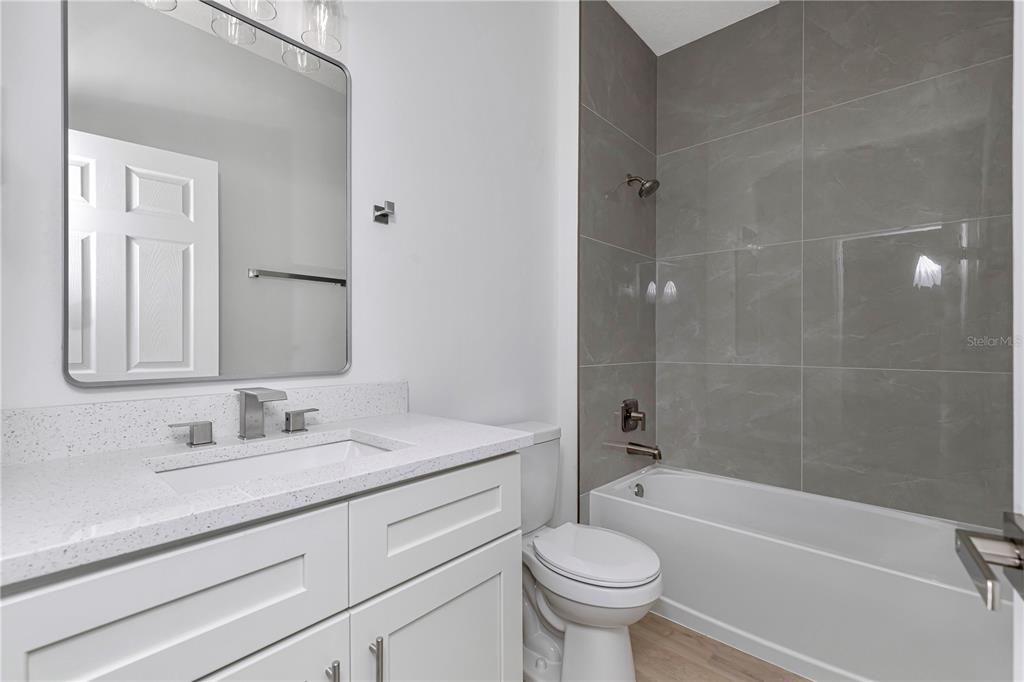 En Venta: $253,900 (3 camas, 2 baños, 1427 Pies cuadrados)