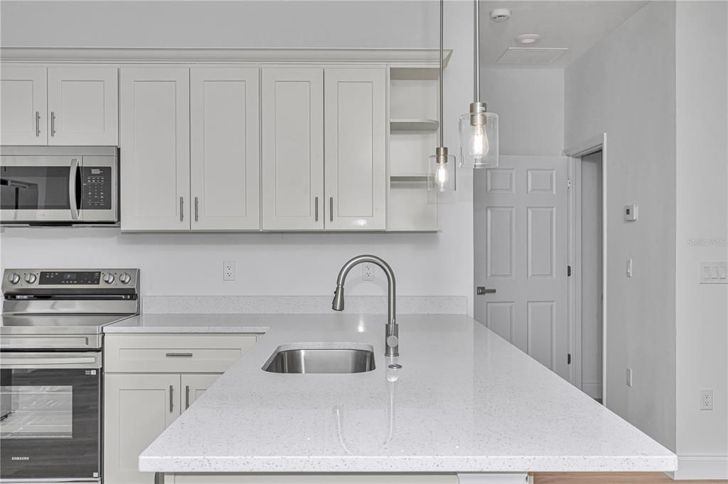 En Venta: $253,900 (3 camas, 2 baños, 1427 Pies cuadrados)