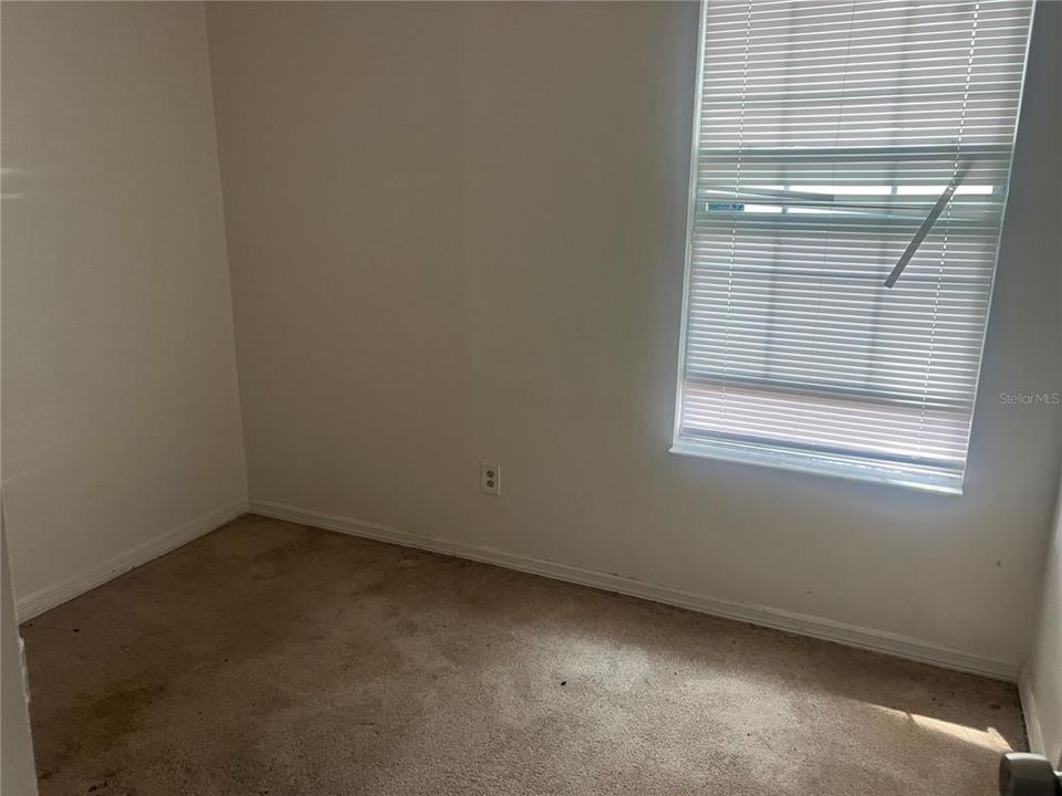 Active With Contract: $230,000 (3 beds, 2 baths, 1098 Square Feet)