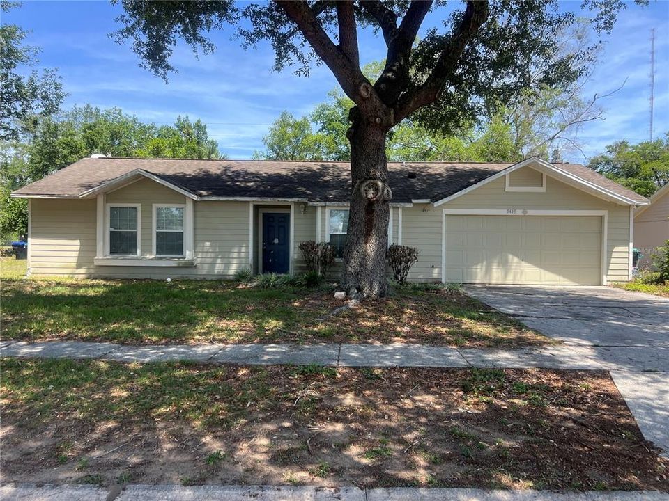 Active With Contract: $230,000 (3 beds, 2 baths, 1098 Square Feet)