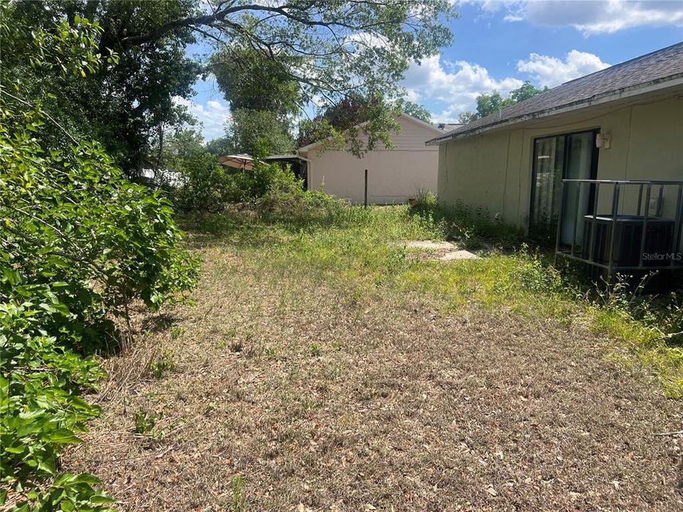 Active With Contract: $230,000 (3 beds, 2 baths, 1098 Square Feet)