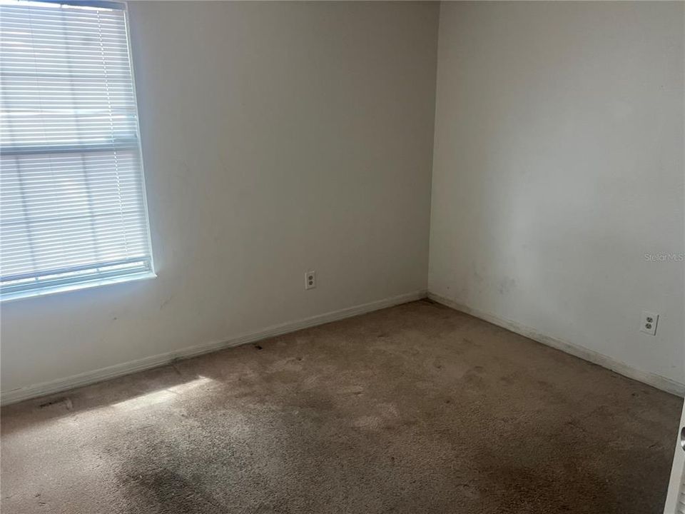 Active With Contract: $230,000 (3 beds, 2 baths, 1098 Square Feet)