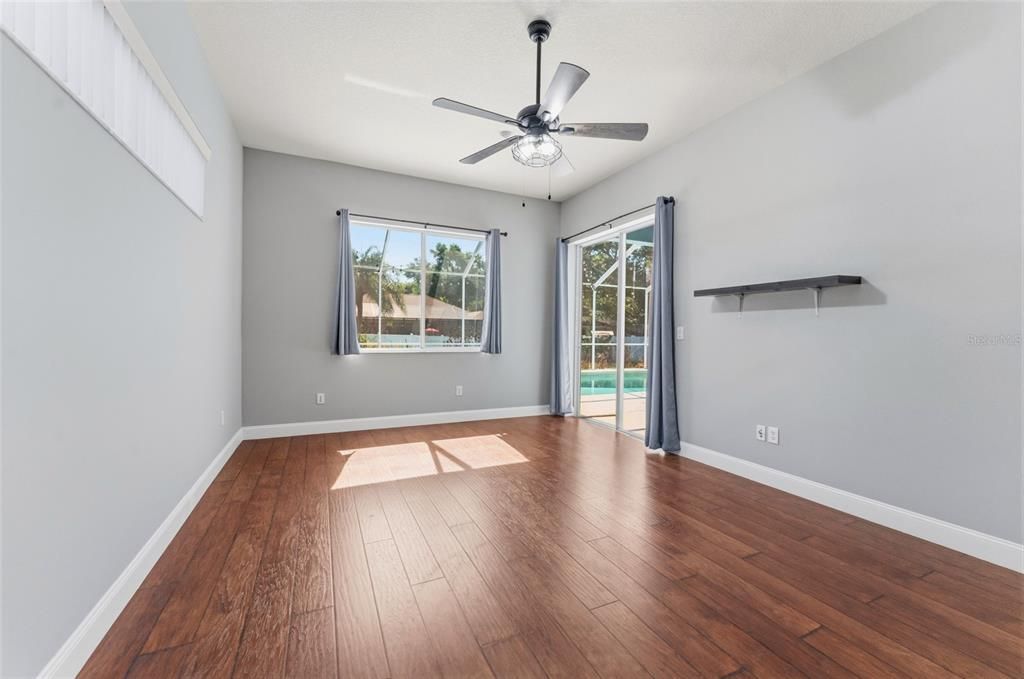 Activo con contrato: $525,000 (3 camas, 3 baños, 2444 Pies cuadrados)