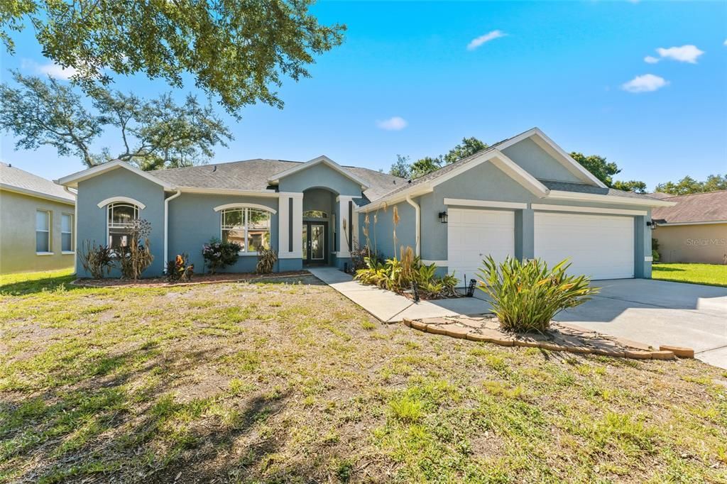 Activo con contrato: $525,000 (3 camas, 3 baños, 2444 Pies cuadrados)