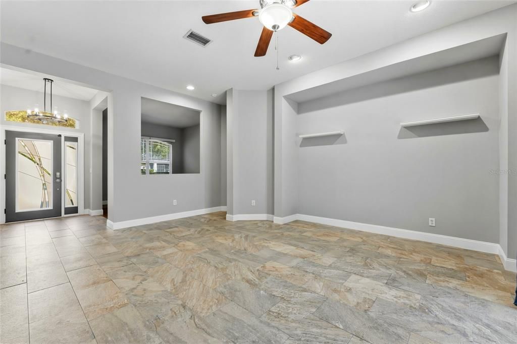 Activo con contrato: $525,000 (3 camas, 3 baños, 2444 Pies cuadrados)