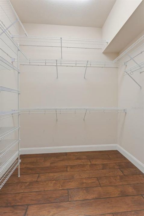 Activo con contrato: $525,000 (3 camas, 3 baños, 2444 Pies cuadrados)