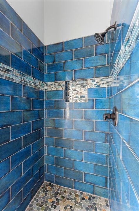 Activo con contrato: $525,000 (3 camas, 3 baños, 2444 Pies cuadrados)