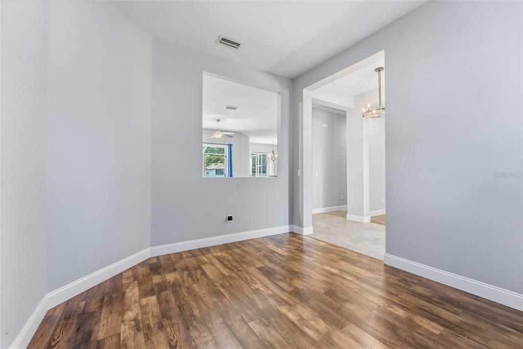 Activo con contrato: $525,000 (3 camas, 3 baños, 2444 Pies cuadrados)