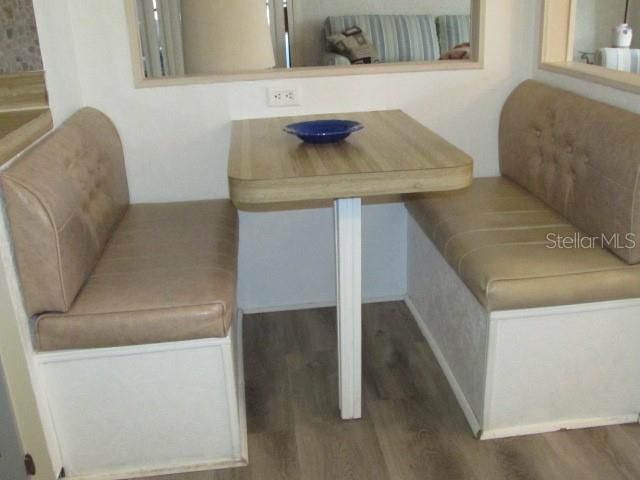 For Sale: $189,900 (2 beds, 2 baths, 1248 Square Feet)