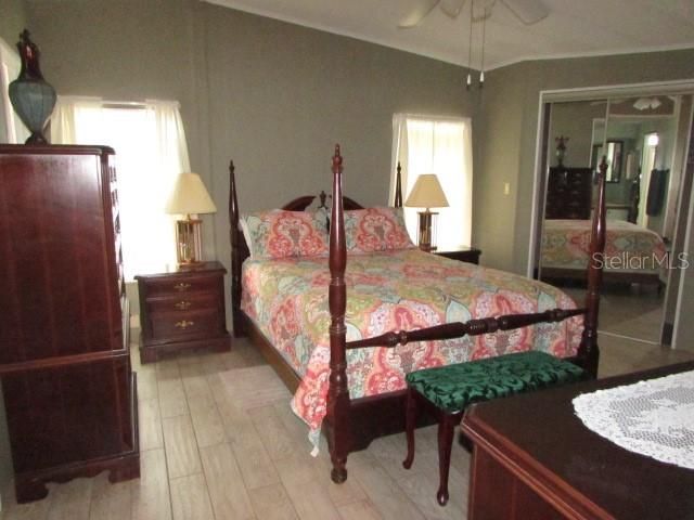 For Sale: $189,900 (2 beds, 2 baths, 1248 Square Feet)
