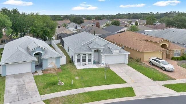 合同活跃: $405,000 (4 贝兹, 2 浴室, 2091 平方英尺)