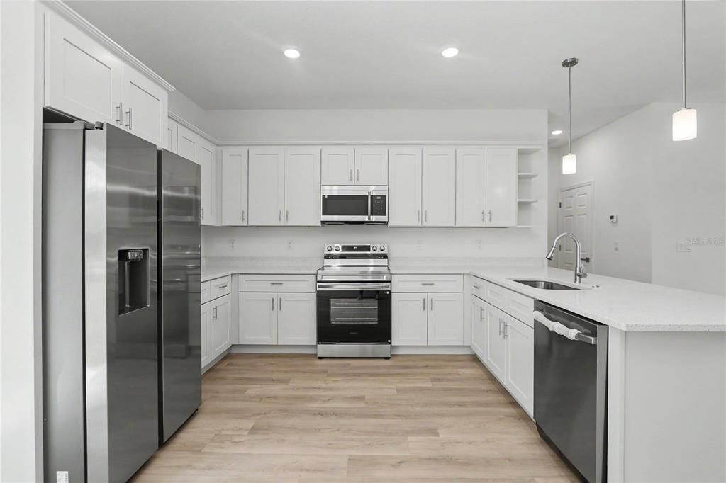 For Sale: $253,900 (3 beds, 2 baths, 1427 Square Feet)