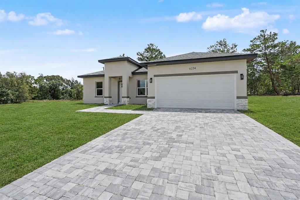 For Sale: $253,900 (3 beds, 2 baths, 1427 Square Feet)
