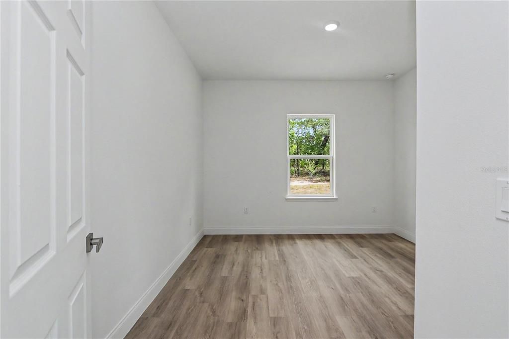For Sale: $253,900 (3 beds, 2 baths, 1427 Square Feet)