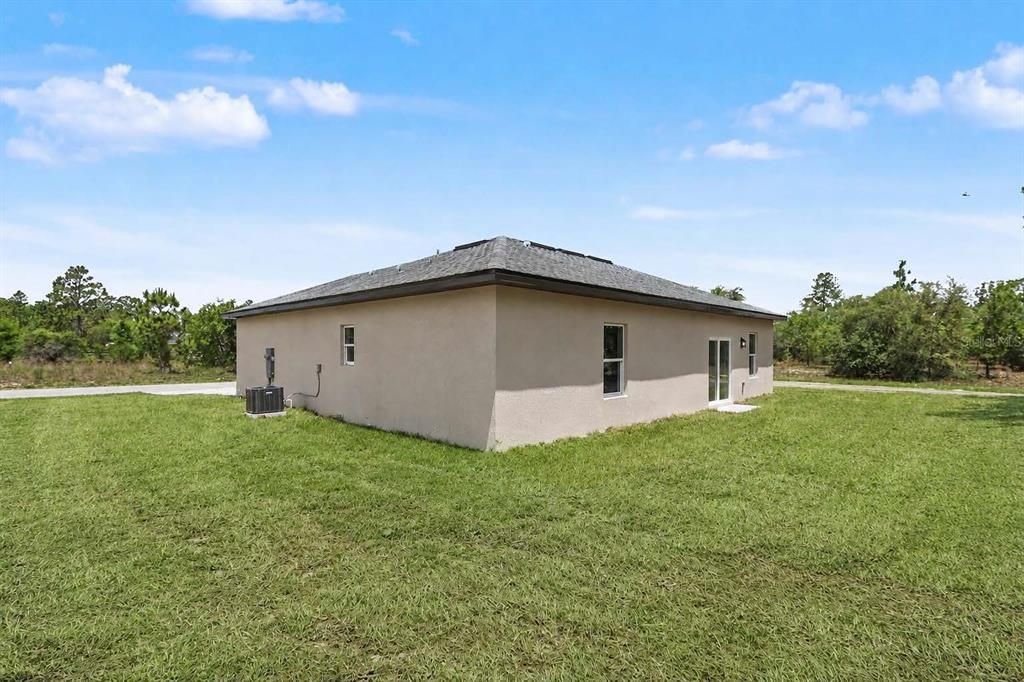 For Sale: $253,900 (3 beds, 2 baths, 1427 Square Feet)