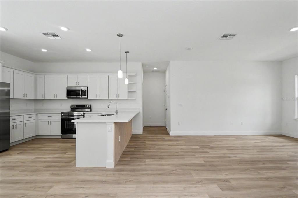 For Sale: $253,900 (3 beds, 2 baths, 1427 Square Feet)