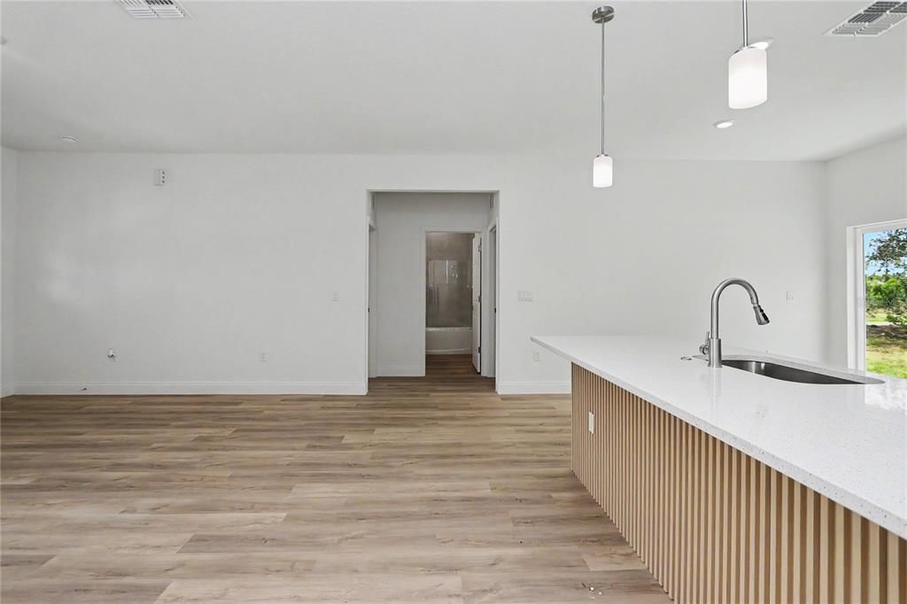 For Sale: $253,900 (3 beds, 2 baths, 1427 Square Feet)